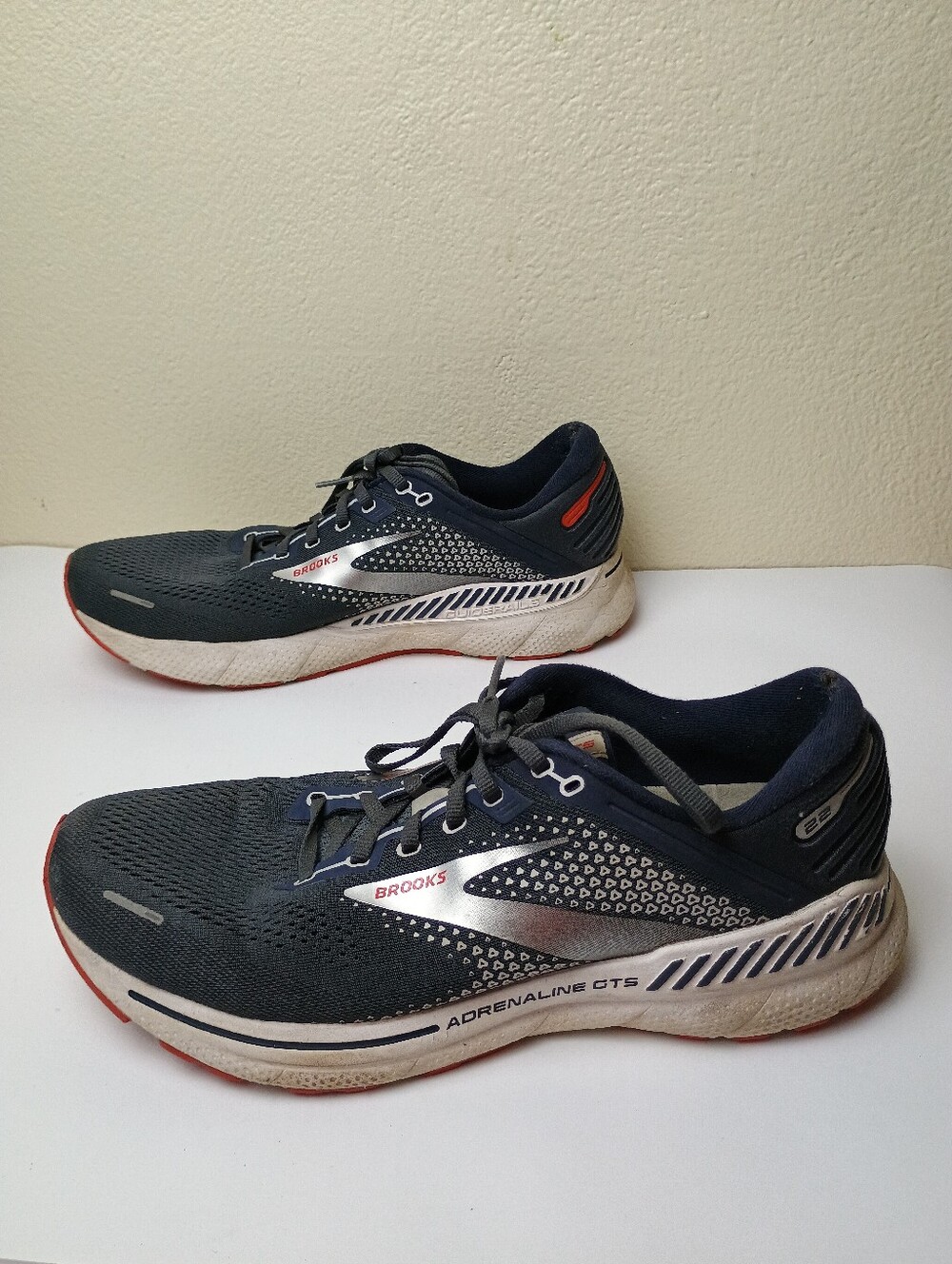 Brooks Men’s11.5 Adrenaline GTS Running Shoes - Navy/White